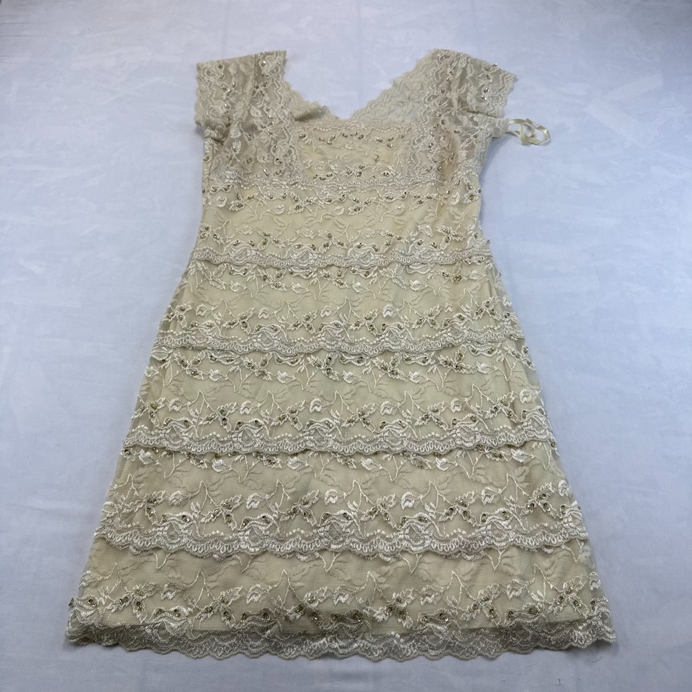 Onyx Nite Dress Women 14P Ivory Floral Lined Sequined Lace Overlay Scalloped Hem
